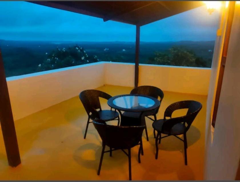 Hotel Ashirwad Junagadh Buitenkant foto